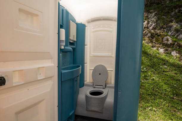 Best Portable bathroom rental  in Deforest, WI